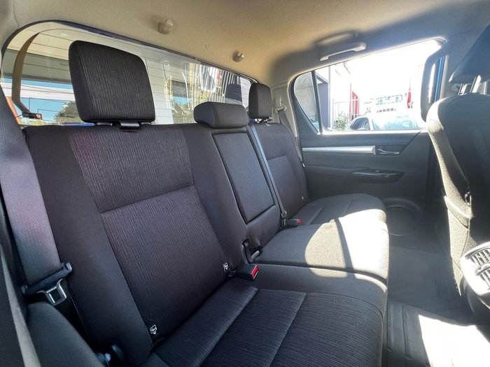 2020 Toyota Hilux SR5