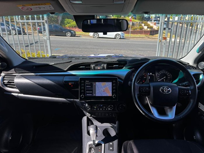 2020 Toyota Hilux SR5