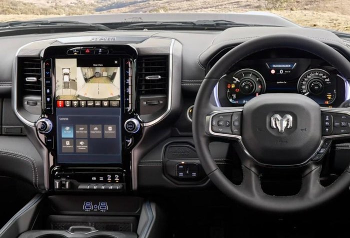 2025 RAM 2500 Laramie Rambox