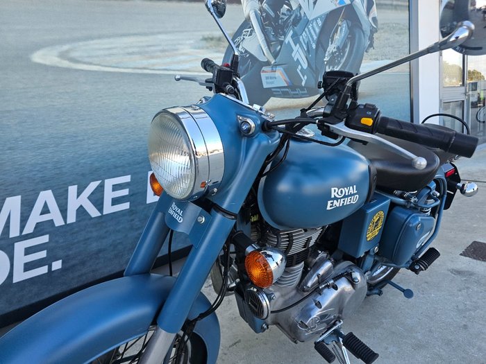 2021 ROYAL ENFIELD (SEE ALSO ENFIEL CLASSIC SQUADRON BLUE ABS Blue