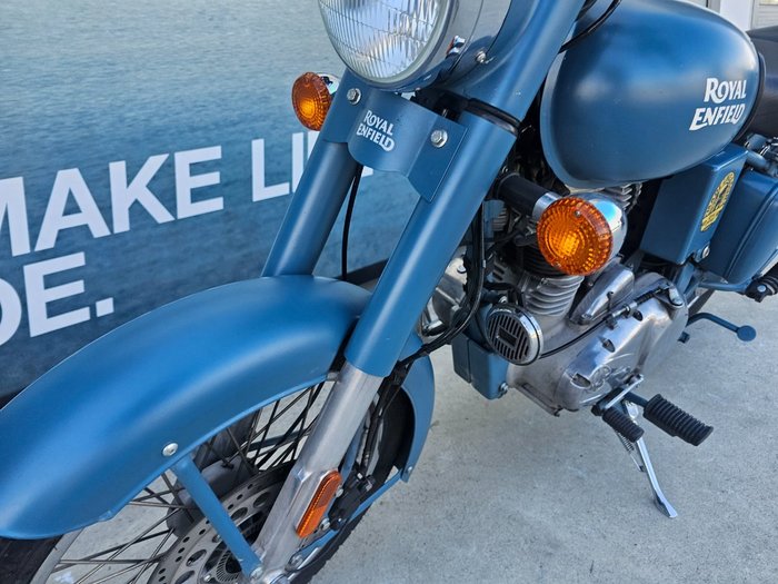 2021 ROYAL ENFIELD (SEE ALSO ENFIEL CLASSIC SQUADRON BLUE ABS Blue