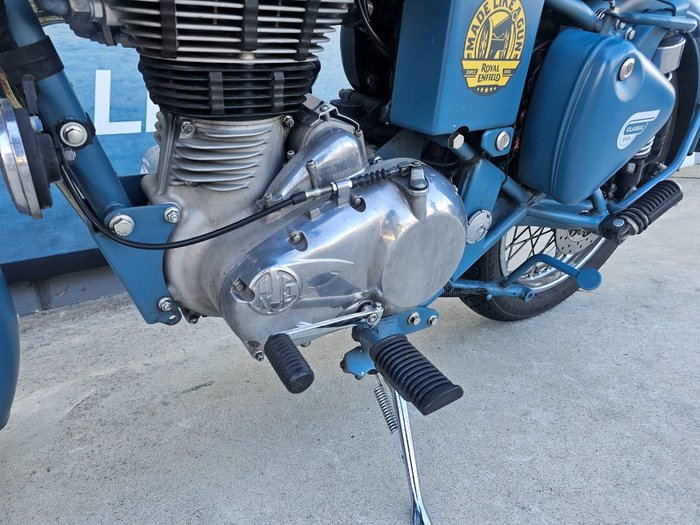 2021 ROYAL ENFIELD (SEE ALSO ENFIEL CLASSIC SQUADRON BLUE ABS Blue