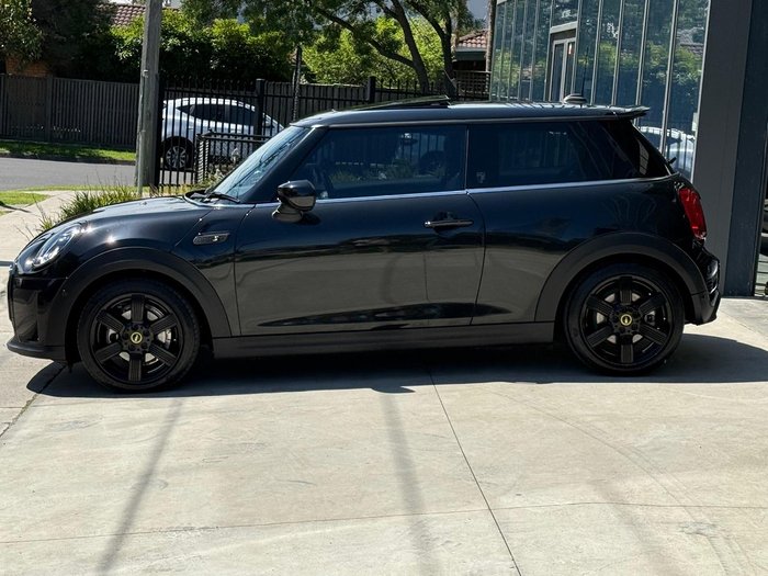 2022 MINI Hatch Cooper SE MINI Yours F56 LCI-2 Midnight Black II