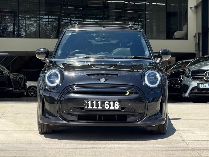 2022 MINI Hatch Cooper SE MINI Yours F56 LCI-2 Midnight Black II