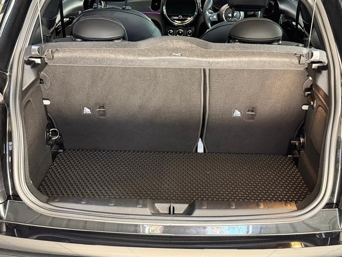 2022 MINI Hatch Cooper SE MINI Yours F56 LCI-2 Midnight Black II