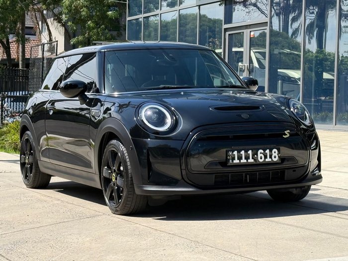 2022 MINI Hatch Cooper SE MINI Yours F56 LCI-2 Midnight Black II