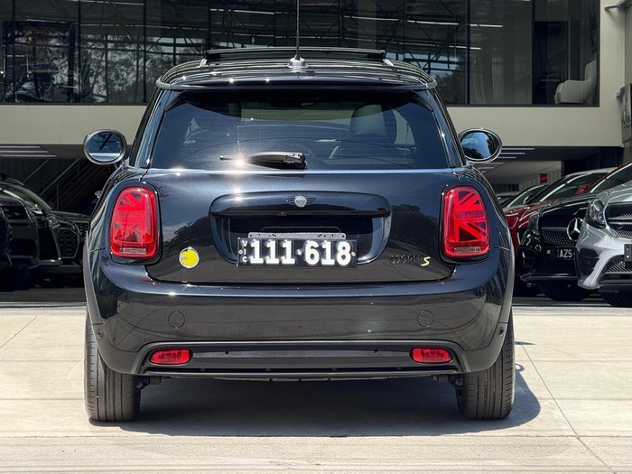 2022 MINI Hatch Cooper SE MINI Yours F56 LCI-2 Midnight Black II