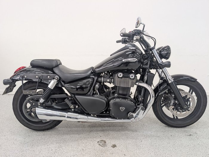 2012 Triumph THUNDERBIRD STORM Carbon Black / Sapphire Black