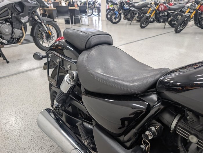 2012 Triumph THUNDERBIRD STORM Carbon Black / Sapphire Black