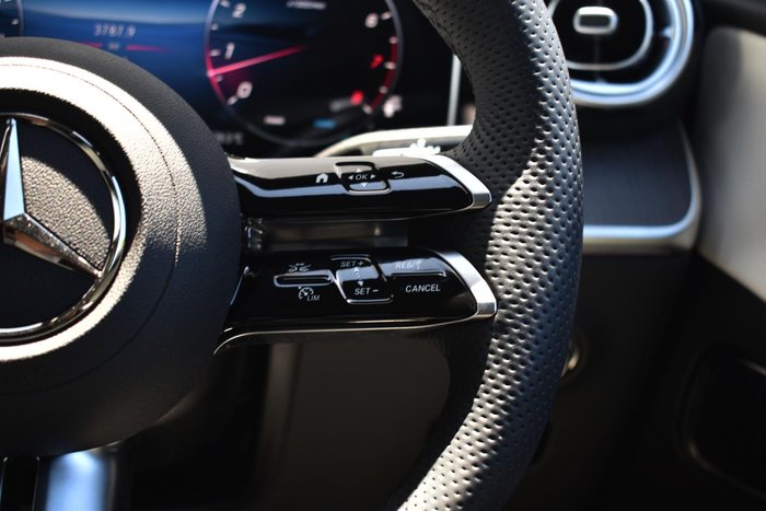 2025 Mercedes-Benz GLC-Class GLC300