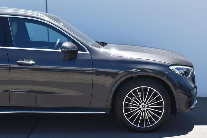 2025 Mercedes-Benz GLC-Class GLC300