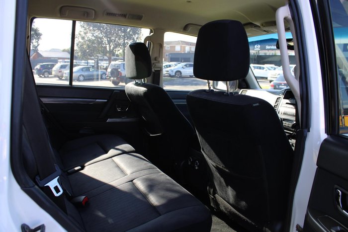 2014 Mitsubishi Pajero GLX-R