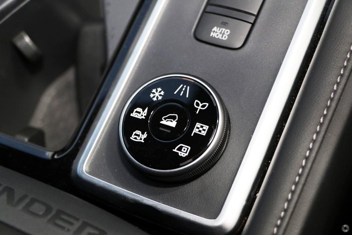 2024 Nissan Pathfinder ST-L