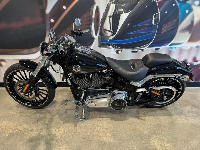 2016 Harley-Davidson Breakout 103 (FXSB) Softail Black