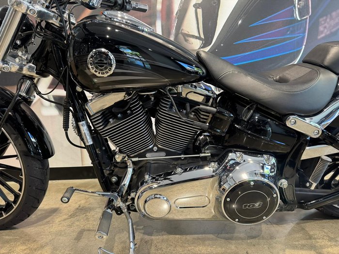 2016 Harley-Davidson Breakout 103 (FXSB) Softail Black