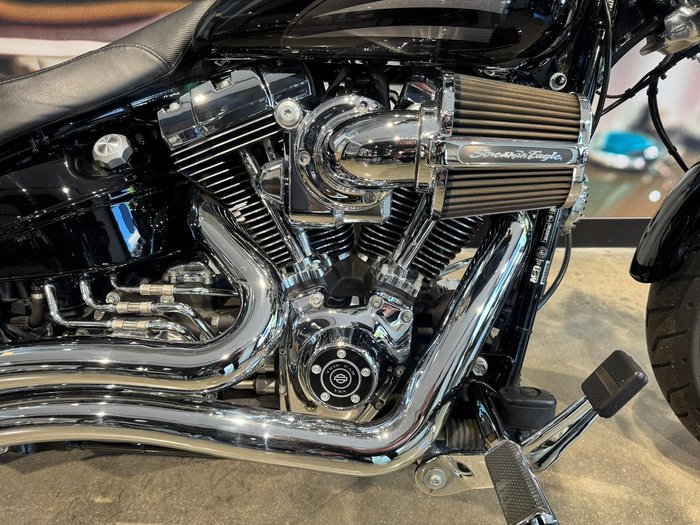 2016 Harley-Davidson Breakout 103 (FXSB) Softail Black