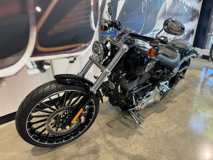 2016 Harley-Davidson Breakout 103 (FXSB) Softail Black