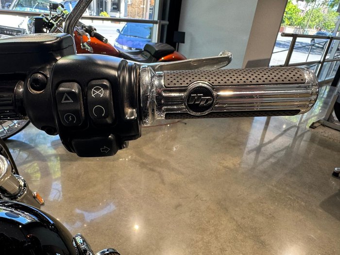 2016 Harley-Davidson Breakout 103 (FXSB) Softail Black