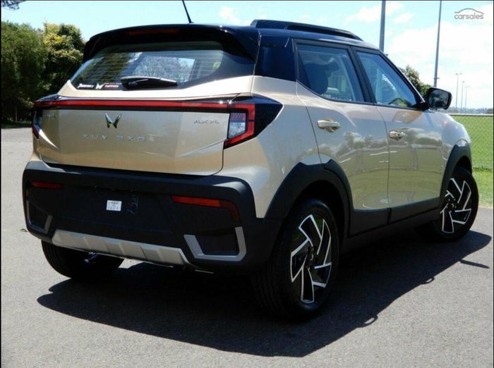 2025 Mahindra XUV3XO AX7L