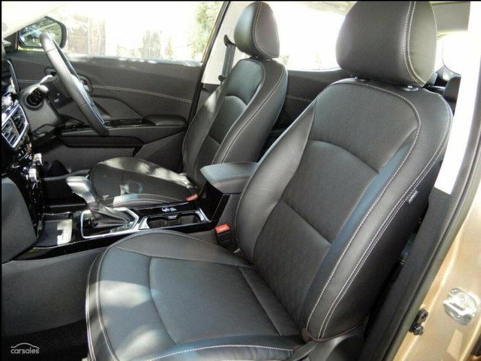 2025 Mahindra XUV3XO AX7L