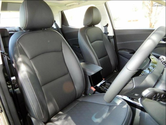 2025 Mahindra XUV3XO AX7L