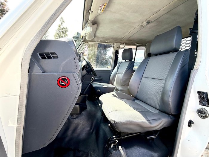 2019 Toyota Landcruiser Workmate VDJ79R 4X4 Dual Range French Vanilla