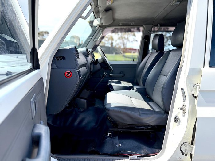 2019 Toyota Landcruiser Workmate VDJ79R 4X4 Dual Range French Vanilla