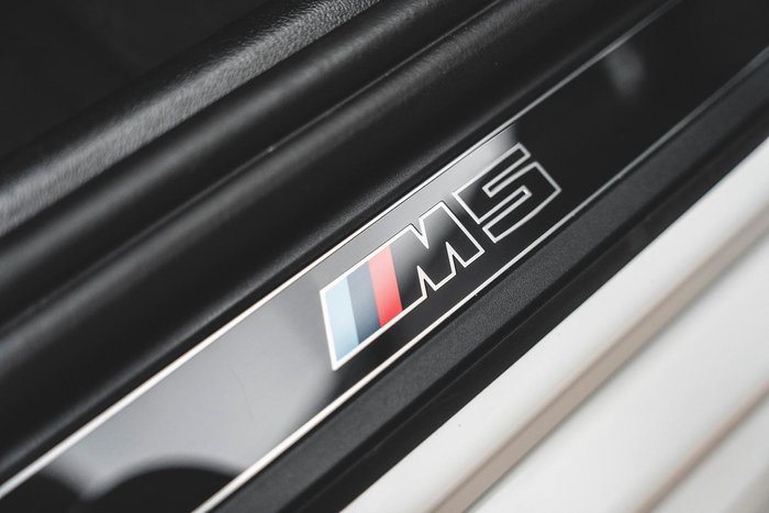 2024 BMW M5 G90 4X4 On Demand Alpine White