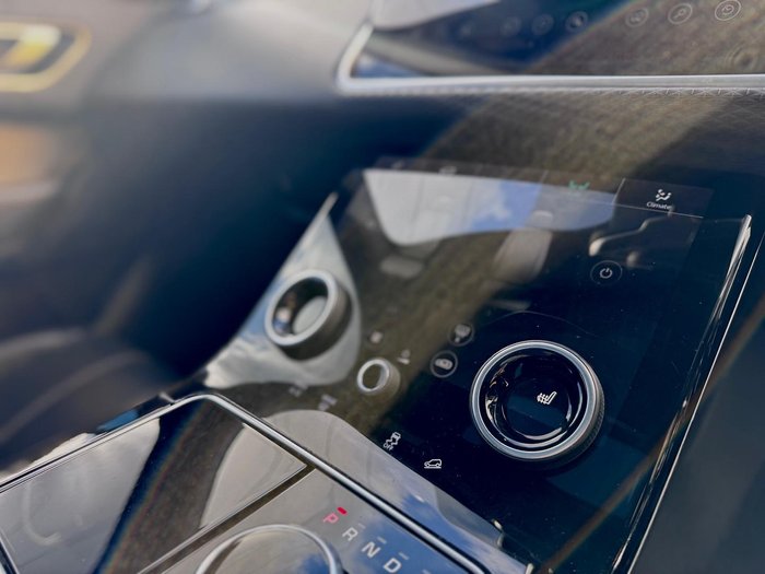 2019 Land Rover Range Rover Velar P250 R-Dynamic S L560 MY20 AWD Fuji White