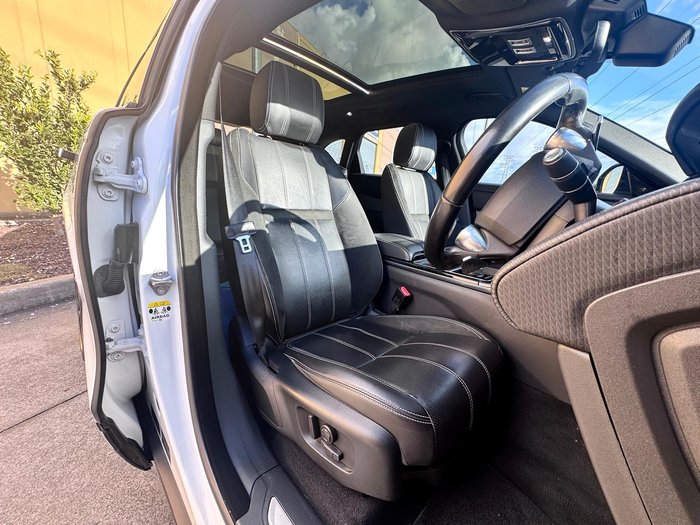 2019 Land Rover Range Rover Velar P250 R-Dynamic S L560 MY20 AWD Fuji White