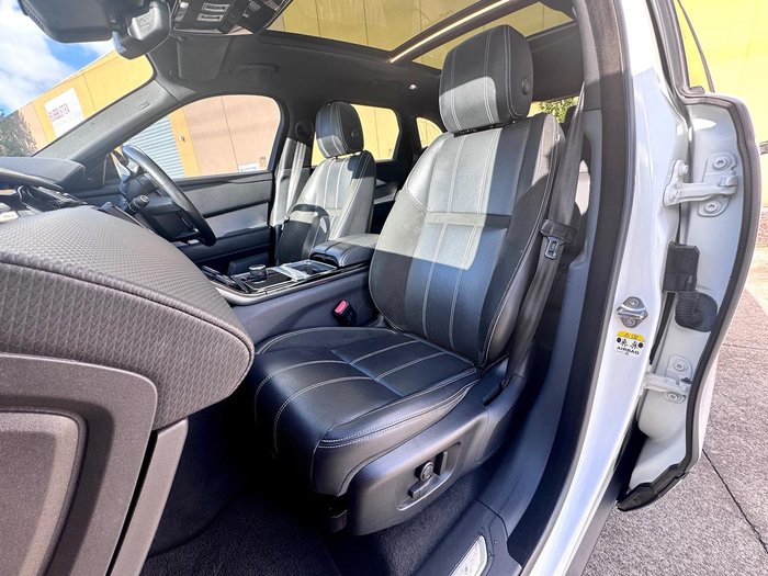 2019 Land Rover Range Rover Velar P250 R-Dynamic S L560 MY20 AWD Fuji White