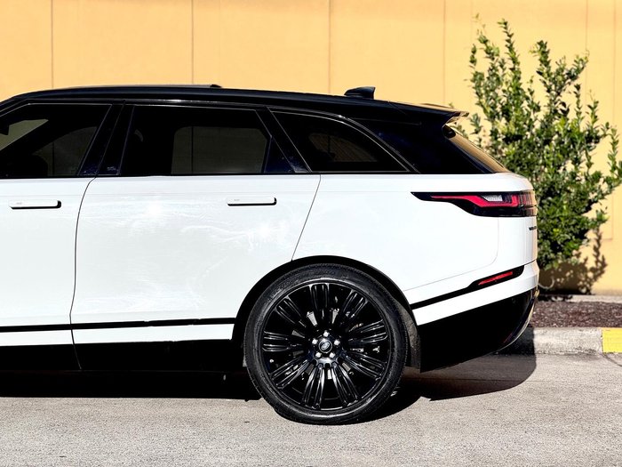 2019 Land Rover Range Rover Velar P250 R-Dynamic S L560 MY20 AWD Fuji White