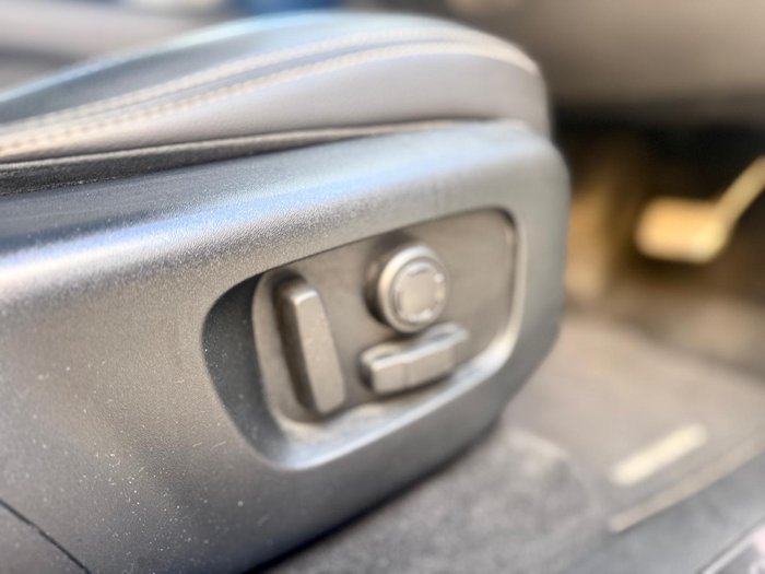 2019 Land Rover Range Rover Velar P250 R-Dynamic S L560 MY20 AWD Fuji White