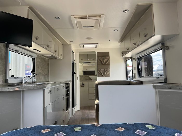 2020 Design RV Forerunner Van 5, 20'