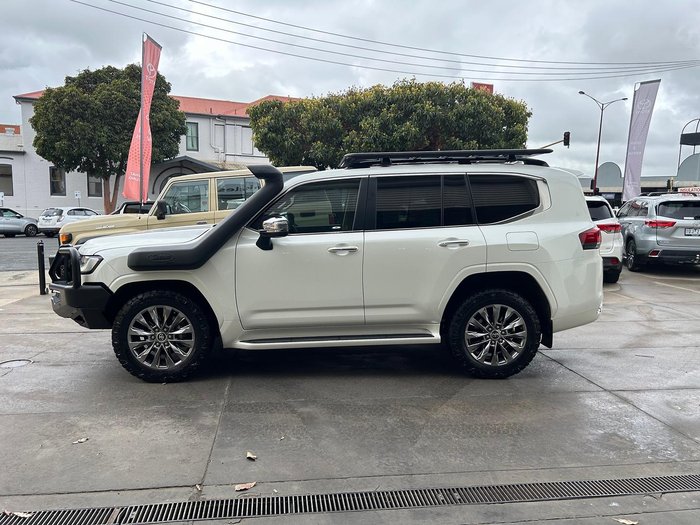 2022 Toyota Landcruiser Sahara ZX