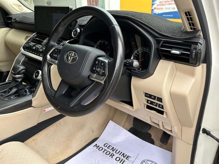 2022 Toyota Landcruiser Sahara ZX