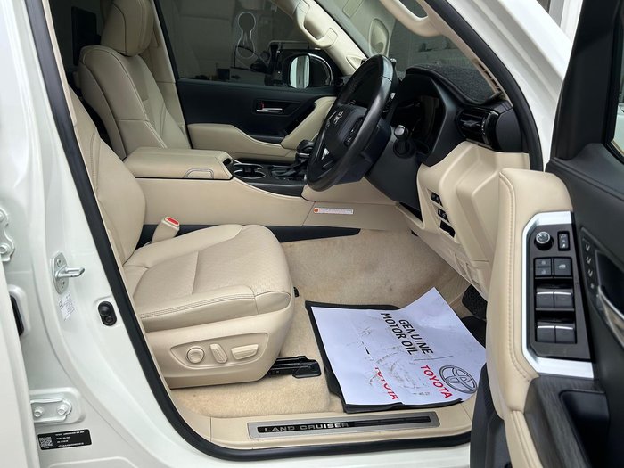 2022 Toyota Landcruiser Sahara ZX