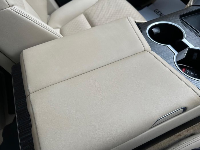 2022 Toyota Landcruiser Sahara ZX