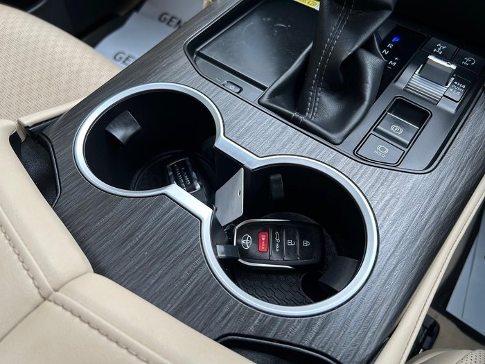 2022 Toyota Landcruiser Sahara ZX