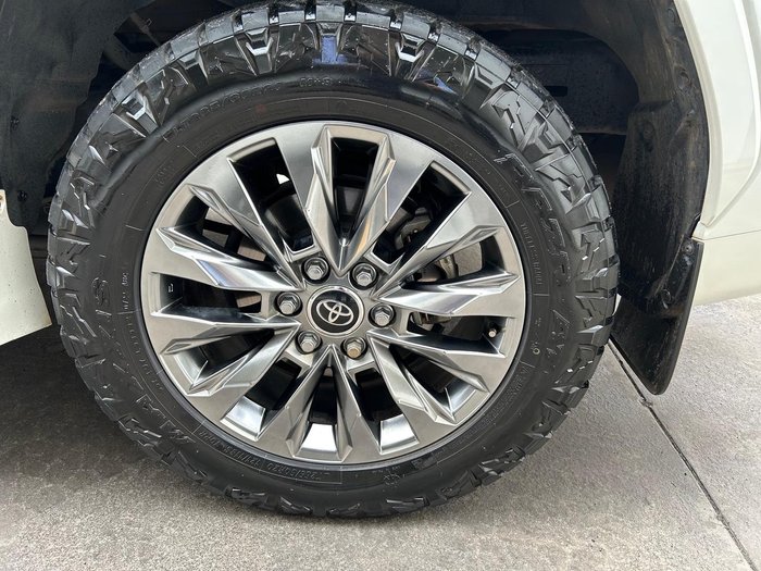 2022 Toyota Landcruiser Sahara ZX