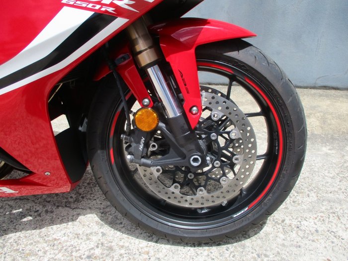 2019 Honda CBR650R RED