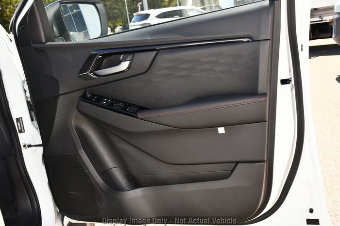 2025 Isuzu D-MAX X-TERRAIN