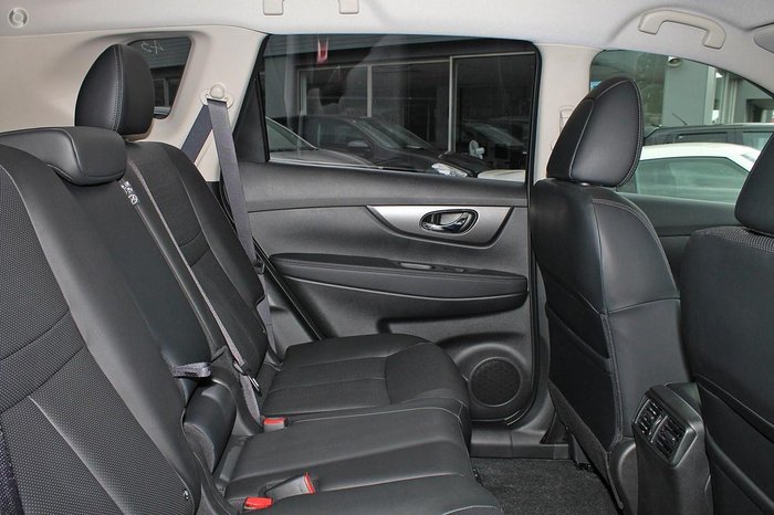 2016 Nissan X-TRAIL ST-L T32 Diamond Black