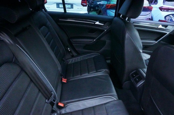 2017 Volkswagen Golf R