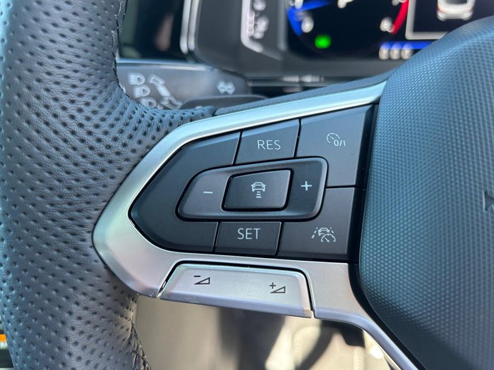 2025 Volkswagen T-Roc 140TSI R-Line