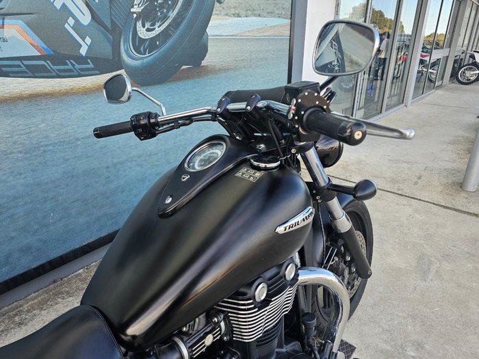 2011 Triumph THUNDERBIRD Black
