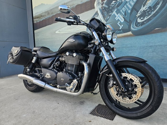 2011 Triumph THUNDERBIRD Black