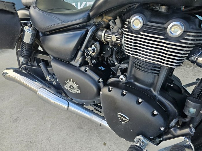 2011 Triumph THUNDERBIRD Black