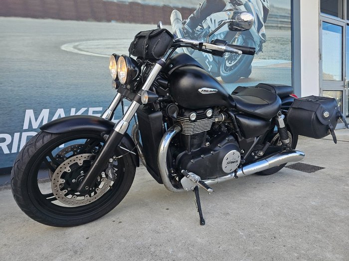 2011 Triumph THUNDERBIRD Black