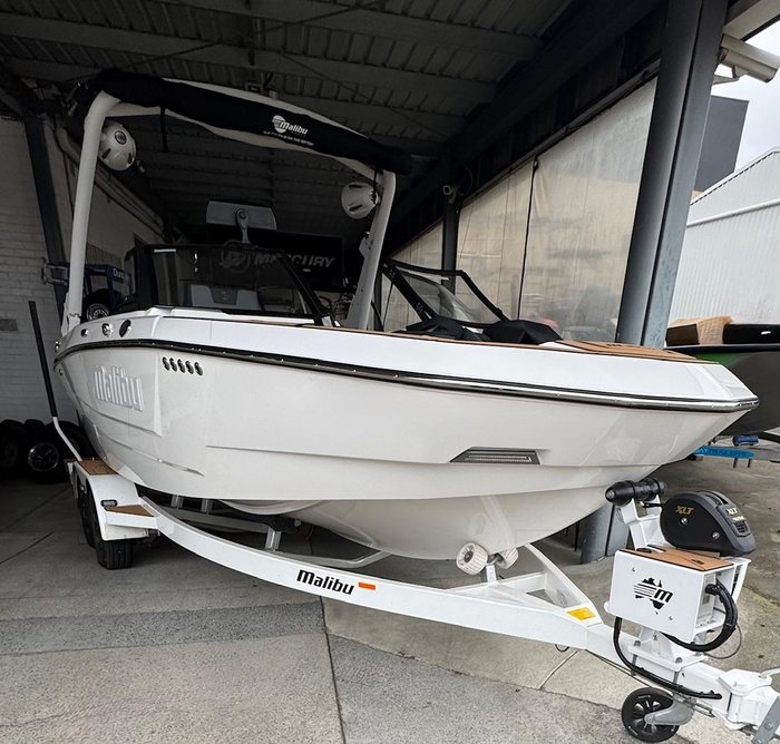 2024 Malibu Wakesetter 21 LX